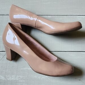 Aerosols Heelrest Shore Thing Block Heels Nude Patent